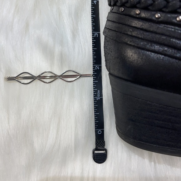 BareTraps Guenna Black Ankle Boots w/ Chain and Straps Detail - Picture 11 of 14